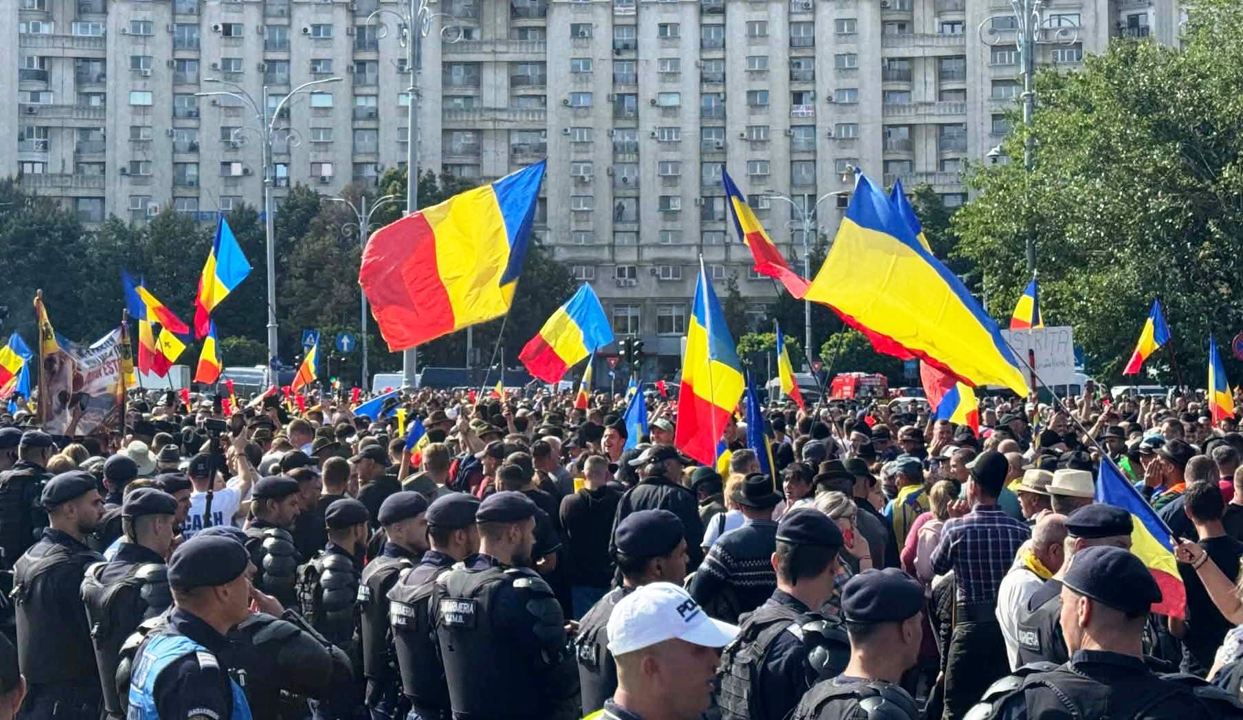 Oierii protestează la București. Jandarmii au folosit gaze lacrimogene