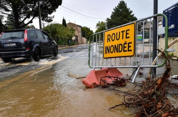Alertă cod roşu de fenomene meteo extreme în sudul Franţei