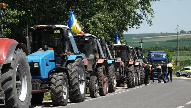 Fermierii anunță proteste pentru zile următoarele