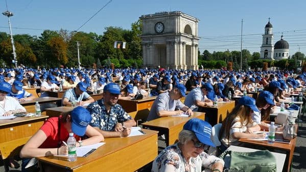 Cei mai buni participanți ai Marii Dictări Naționale au fost premiați